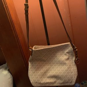 Micheal Kors Crossbody Bag